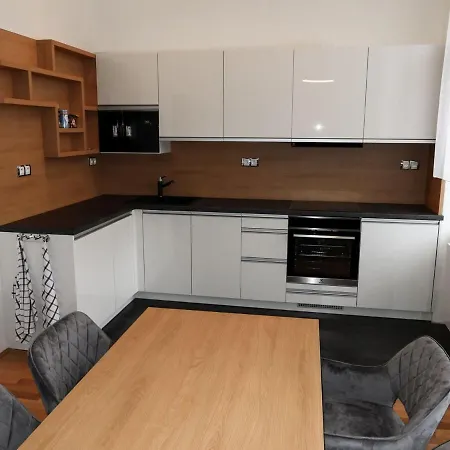 Jaselska By Interhome *